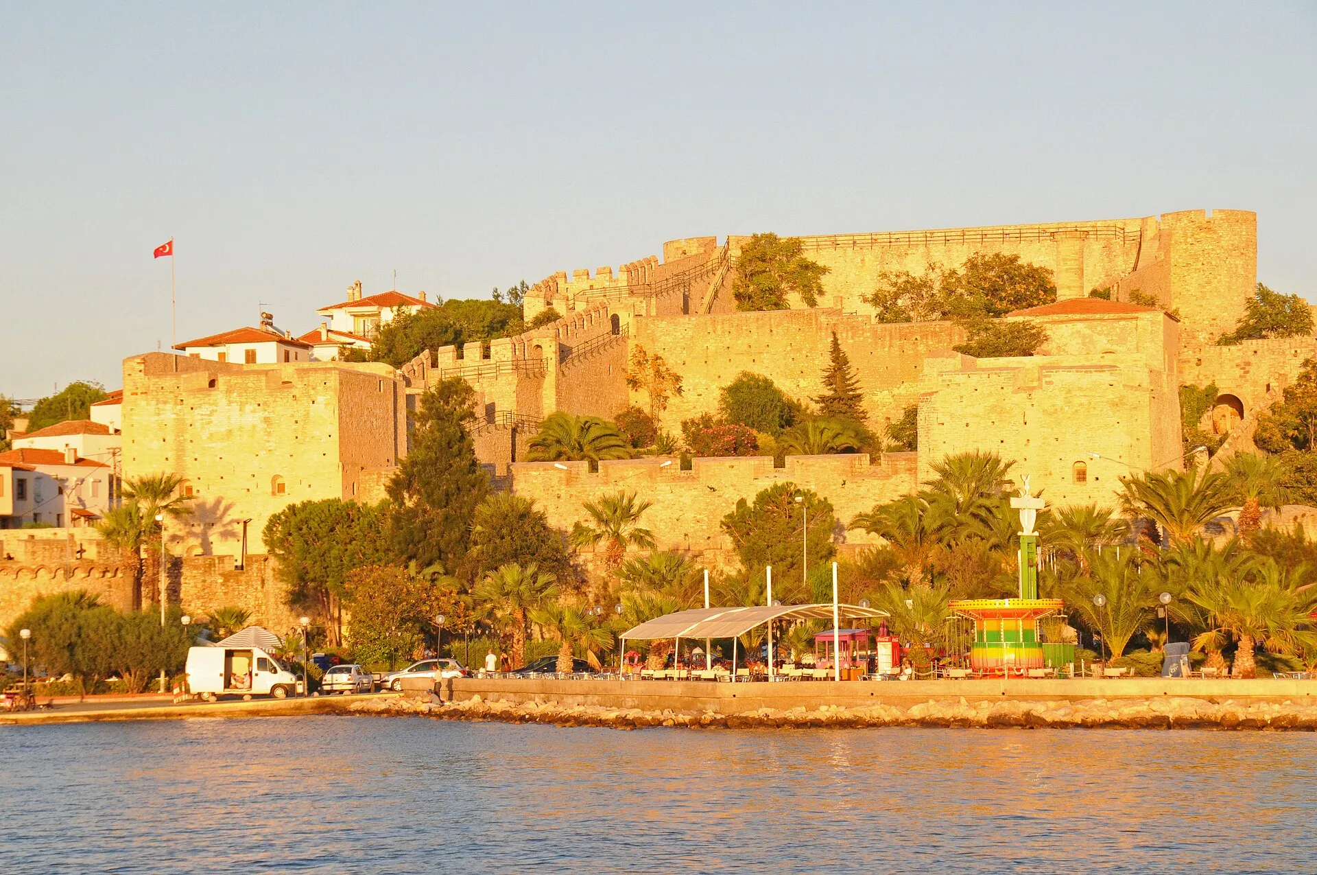 Die Burg von Çeşme (Çeşme Castle) – eine osmanische Festung und ein Museum an der Ägäis