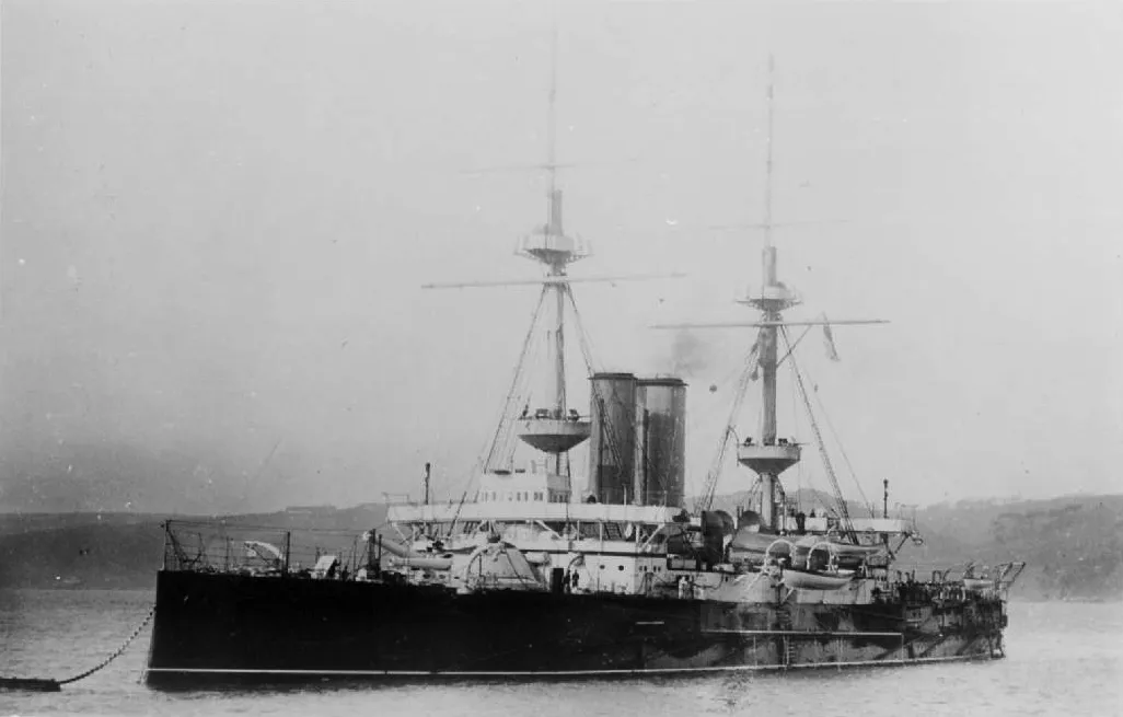 戦艦「オーシャン」（HMS Ocean）：1915年、ダーダネルス海峡での沈没