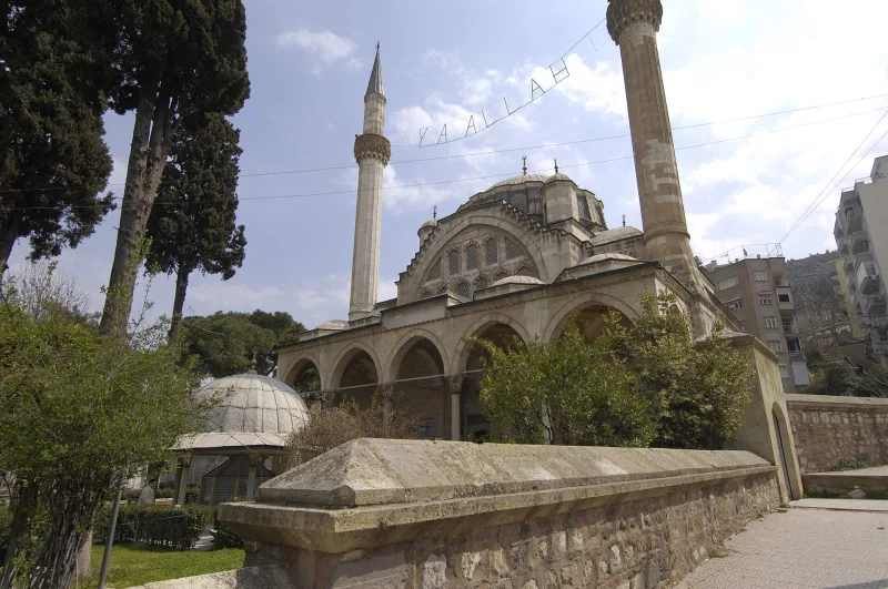 Mezquita de Muradiye (Edirne): azulejos del siglo XV de Murad II