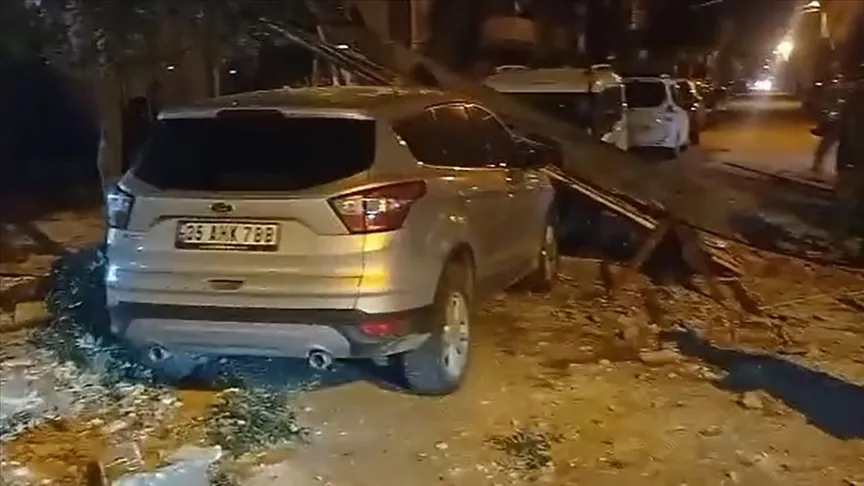 Spēcīga vētra negatīvi ietekmēja dzīvi Manisā