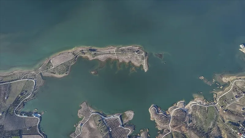 因干旱导致水位下降的卡拉卡亚水库，随着降雨的到来重焕生机