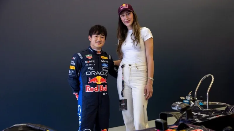 Maajoukkueen lentopalloilija Hande Baladın tapasi Formula 1 -kuljettaja Yuki Tsunodan