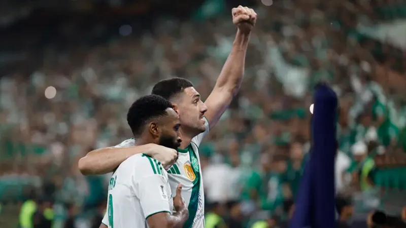 메리흐 데미랄이 알 아흘리 유니폼을 입고 2년 연속 우승을 차지했다