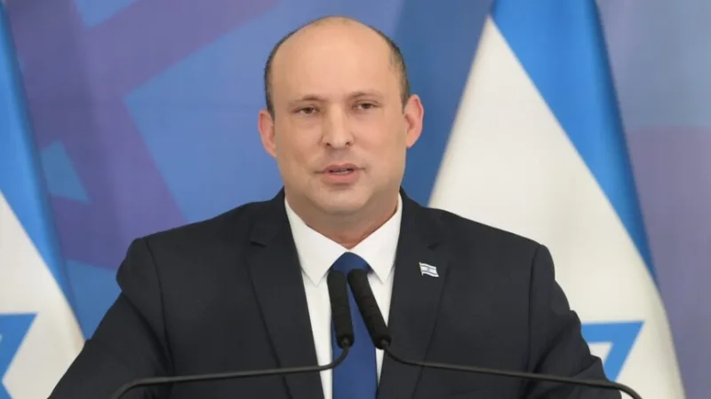 سيخوض رئيس الوزراء الإسرائيلي السابق بينيت الانتخابات تحت راية «حزب معًا» الذي أسسه مع زعيم المعارضة الرئيسية