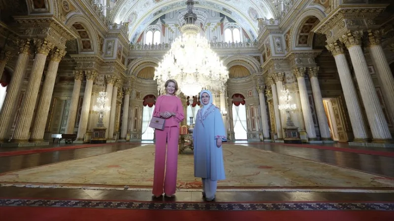 التقت أمينة أردوغان بالملكة ماتيلد ملكة بلجيكا