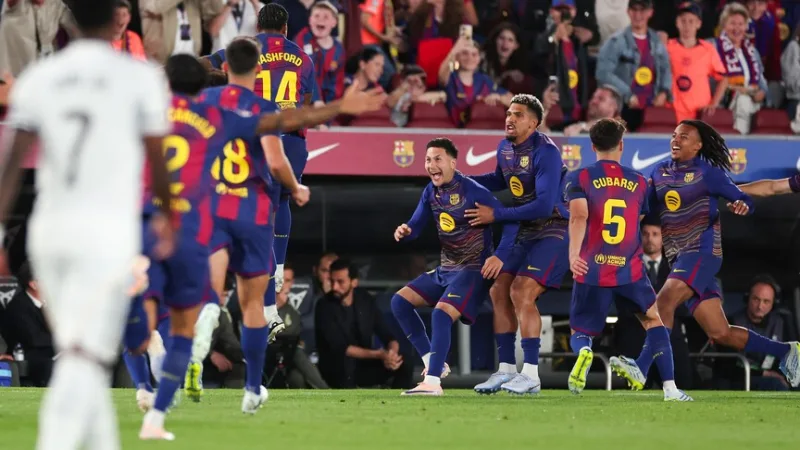 برشلونة الفائز بـ«الكلاسيكو» يتوج بطلاً للدوري الإسباني